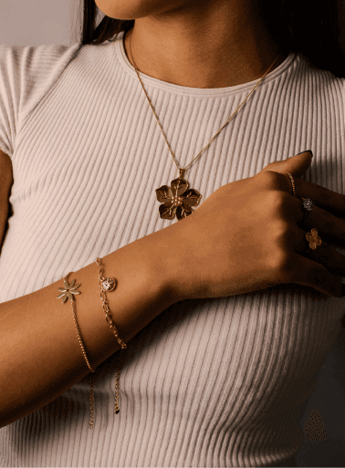 Semijoia Rosi Alves em modelo, peça de alta aceitação
