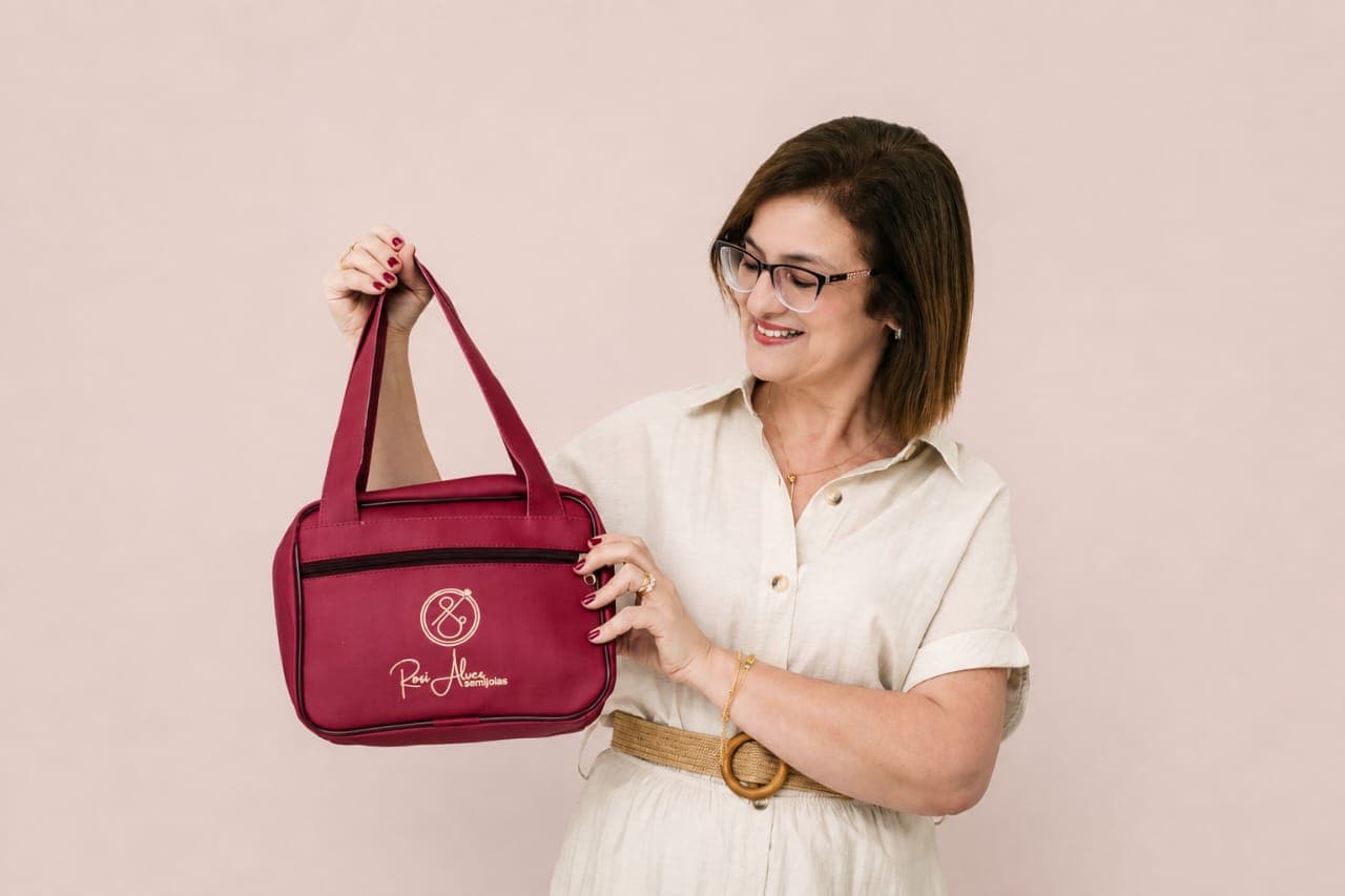 Bolsa mostruário Rosi Alves Semijoias organizada